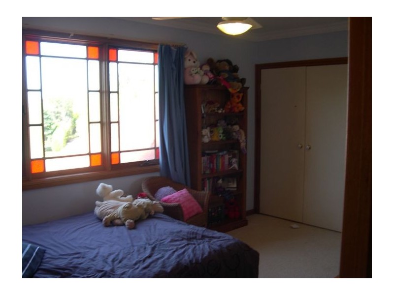 18 Harlech Crt, Castle Hill NSW 2154