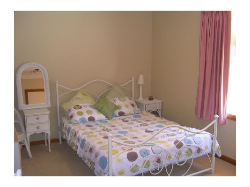 18 Harlech Crt, Castle Hill NSW 2154