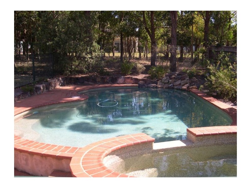 18 Harlech Crt, Castle Hill NSW 2154