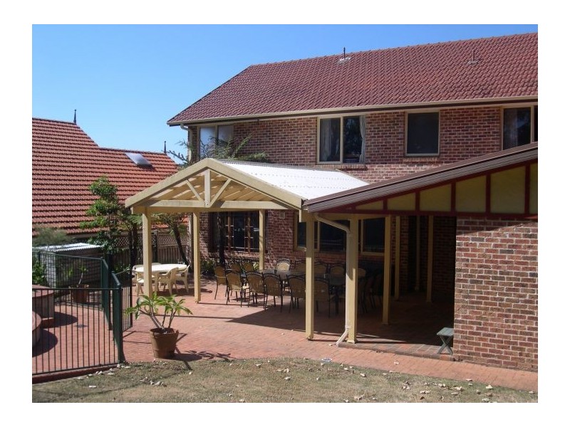 18 Harlech Crt, Castle Hill NSW 2154