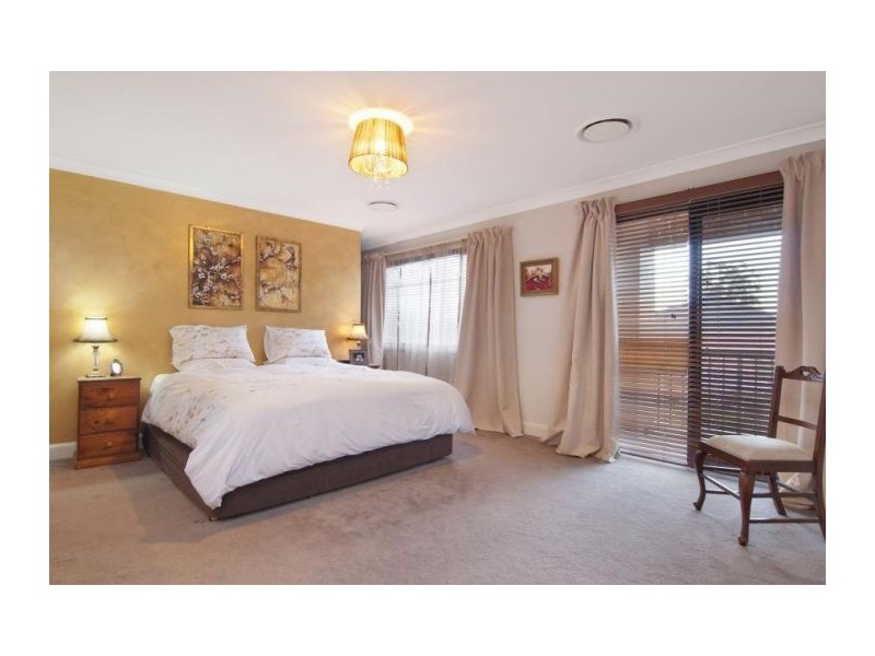 15 Rebellion Cct, Beaumont Hills NSW 2155