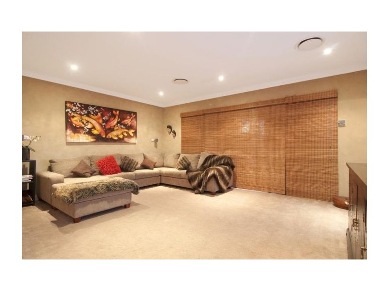 15 Rebellion Cct, Beaumont Hills NSW 2155