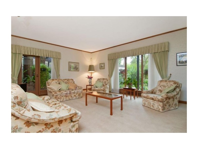 24 Cambewarra Avenue, Castle Hill NSW 2154