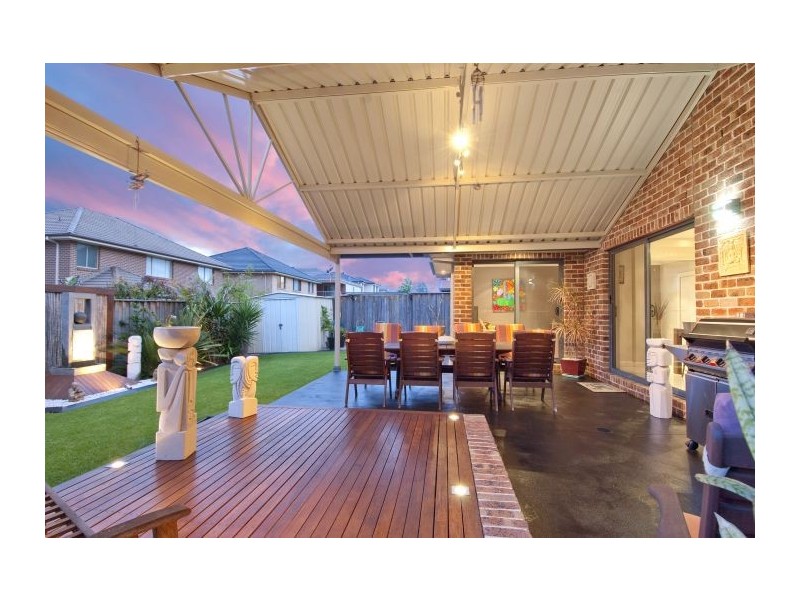 25 Woodside Av, Kellyville NSW 2155