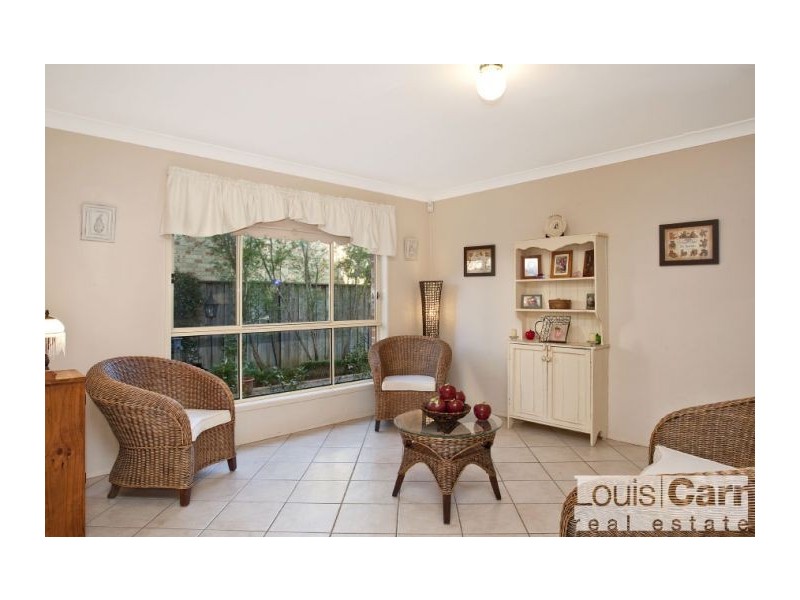 27 Tellicherry Cct, Beaumont Hills NSW 2155