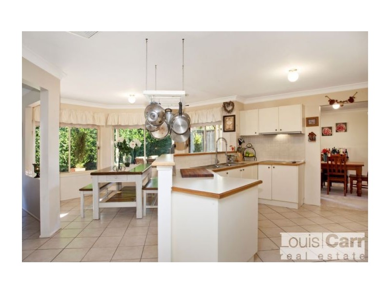 27 Tellicherry Cct, Beaumont Hills NSW 2155