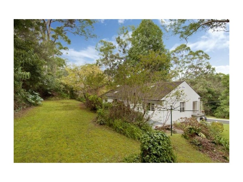 11 Dennis Ave, Wahroonga NSW 2076