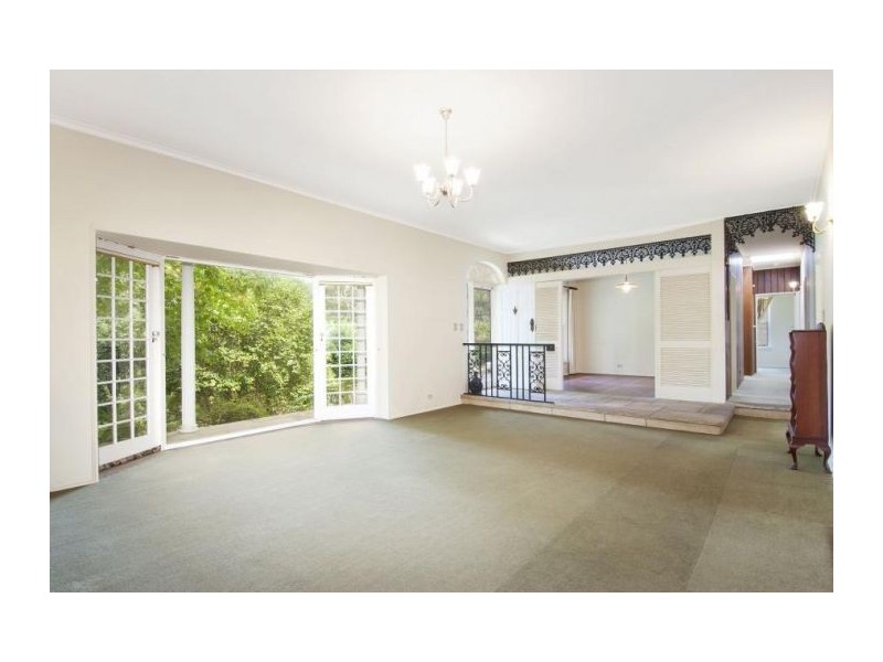 11 Dennis Ave, Wahroonga NSW 2076