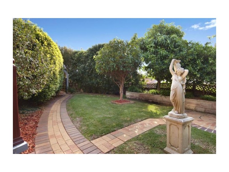 11 Lonsdale Place, West Pennant Hills NSW 2125