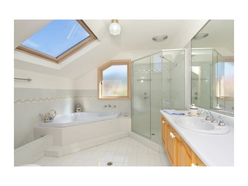 11 Lonsdale Place, West Pennant Hills NSW 2125