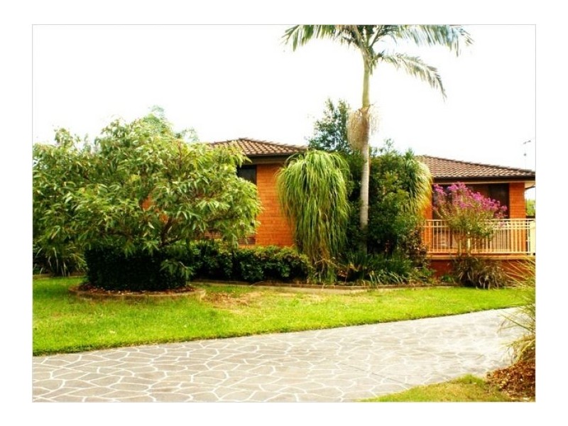 3 Hay Close, St Clair NSW 2759