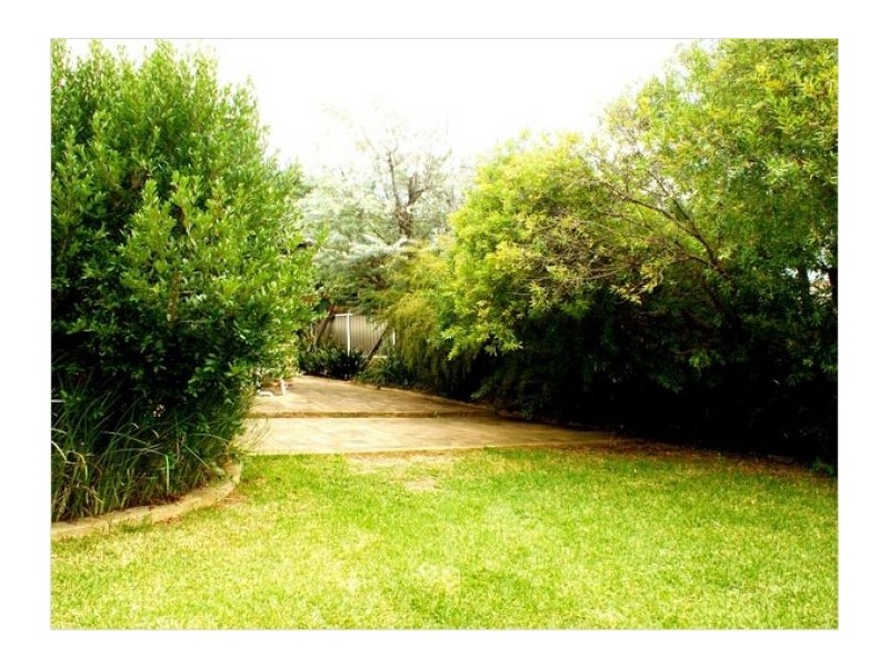 3 Hay Close, St Clair NSW 2759