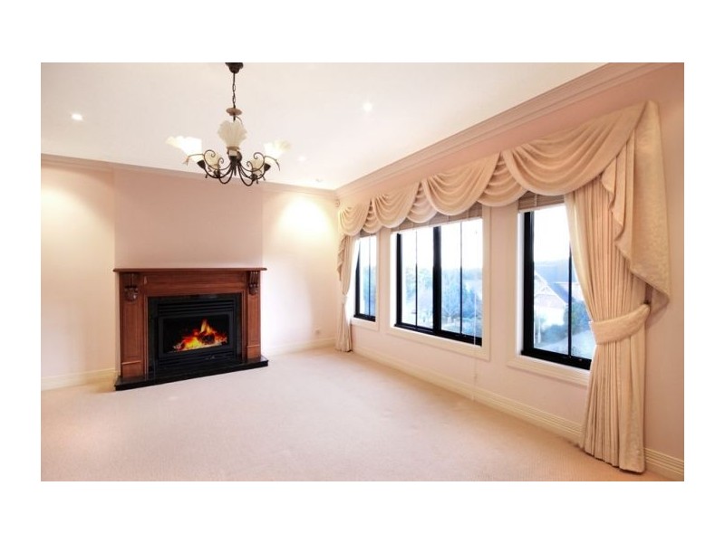 1 Lomond Place, Castle Hill NSW 2154