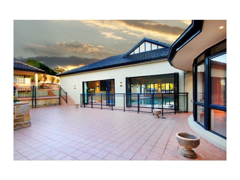 1 Lomond Place, Castle Hill NSW 2154