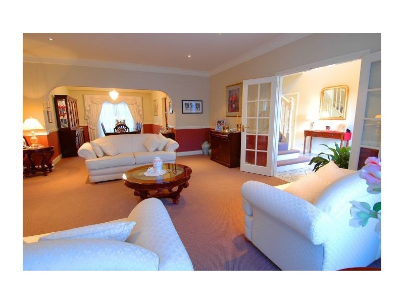 4 Huntingdale Circle, Castle Hill NSW 2154