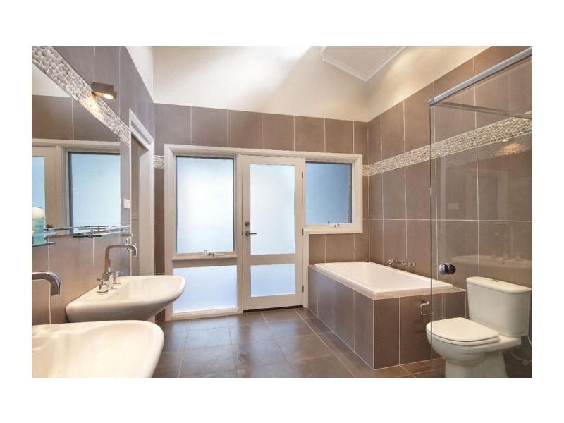 38 Ulundri, Castle Hill NSW 2154