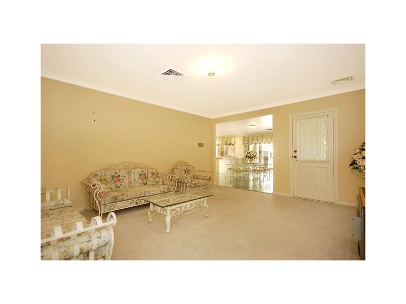 2 Golders Green Way, Glenhaven NSW 2156