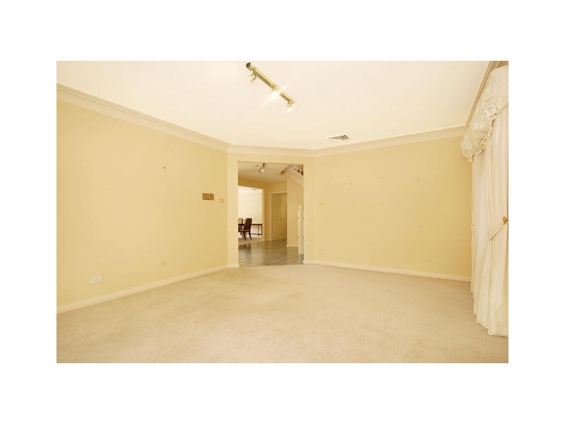 2 Golders Green Way, Glenhaven NSW 2156