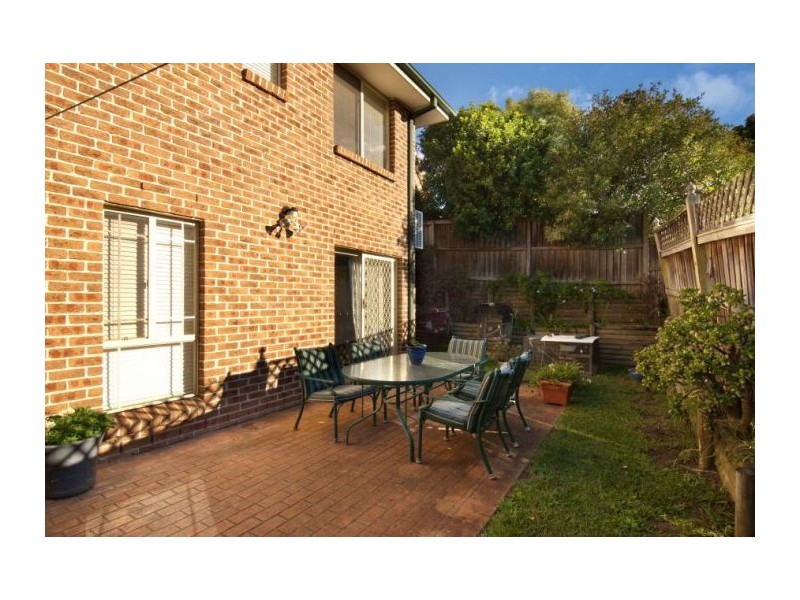 2/2 Hickory Place, Dural NSW 2158