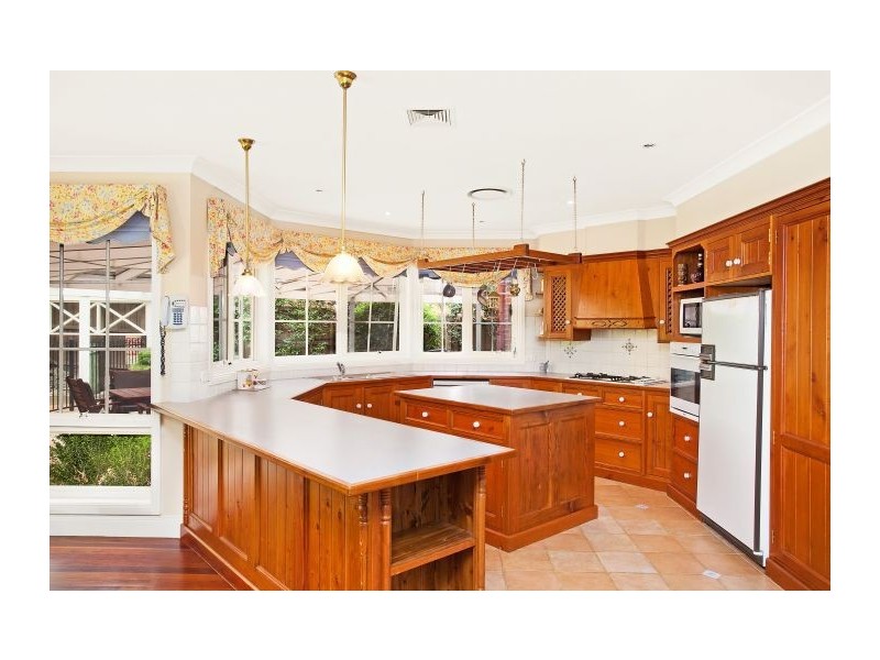 11 Compton, West Pennant Hills NSW 2125