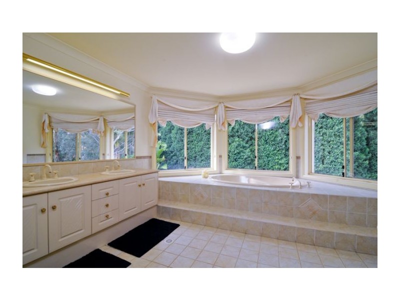 12 Lyndhurst Court, West Pennant Hills NSW 2125