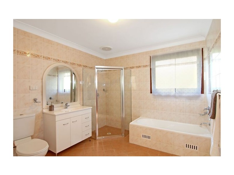 27 Delaney Dr, Baulkham Hills NSW 2153