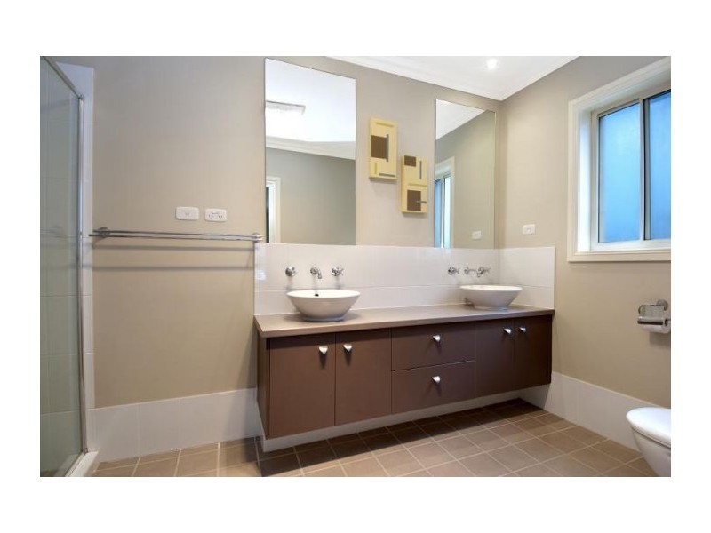 13 Honeyeater Crescent, Beaumont Hills NSW 2155