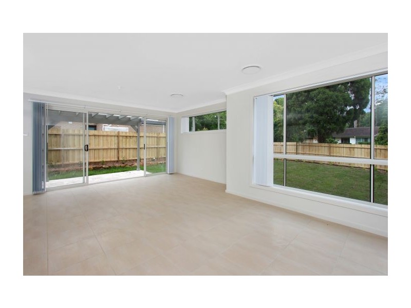 16 John Savage Cres, West Pennant Hills NSW 2125