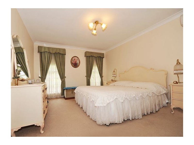 18 Macquarie Dr, Cherrybrook NSW 2126