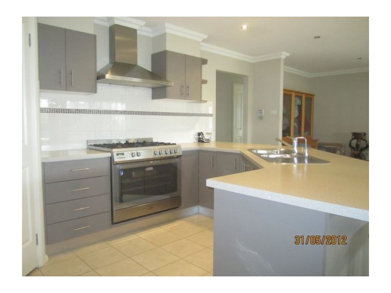 16 Honeyeater Crescent, Beaumont Hills NSW 2155