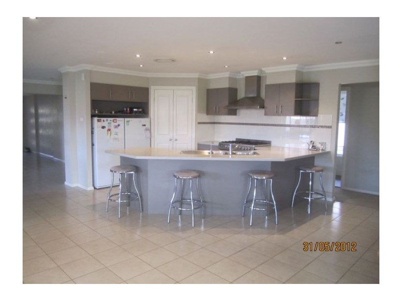 16 Honeyeater Crescent, Beaumont Hills NSW 2155