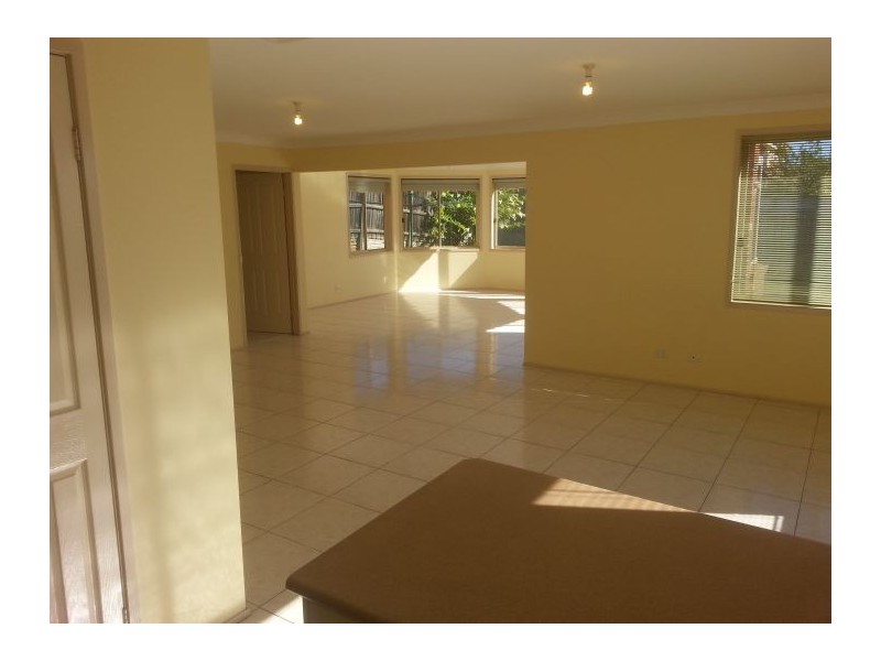 25 James Mileham Drive, Kellyville NSW 2155