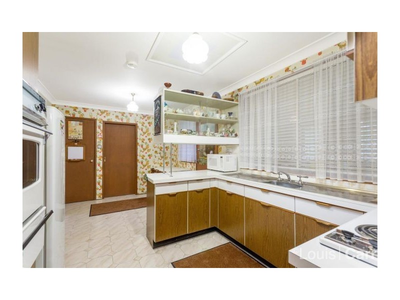 10 Mulheron Ave, Baulkham Hills NSW 2153