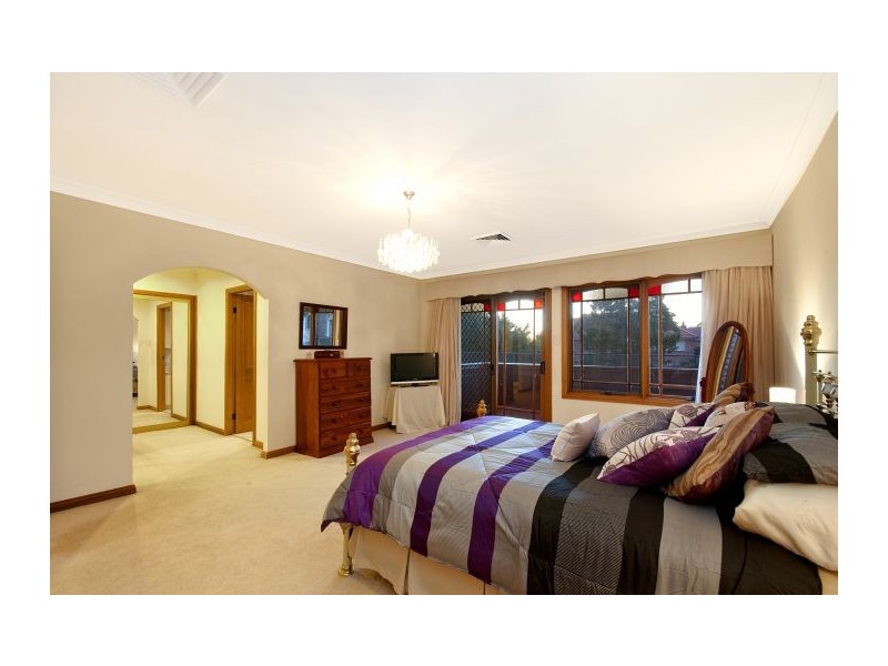 8 Glendale Grove, West Pennant Hills NSW 2125