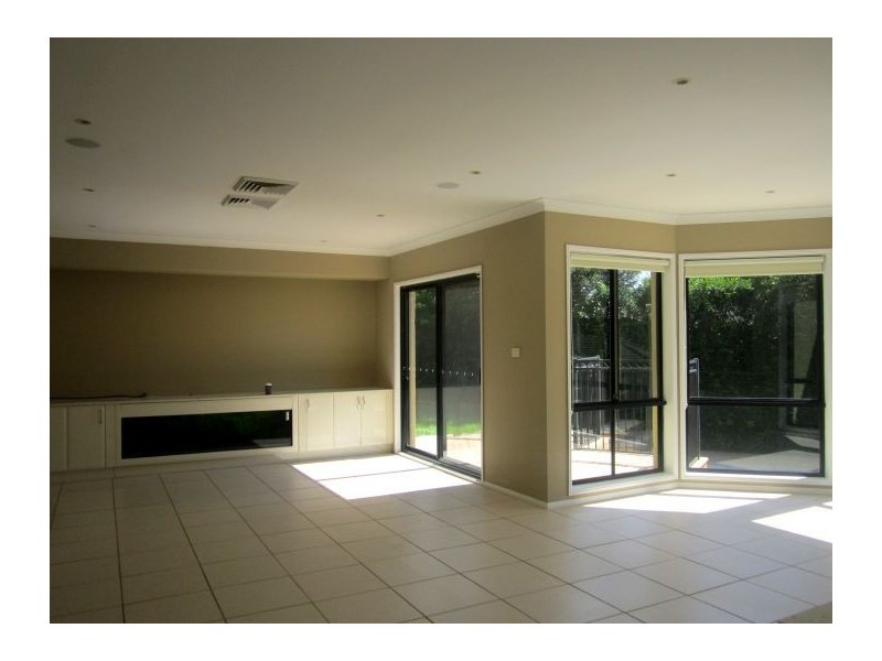 13 Carnival Way, Beaumont Hills NSW 2155