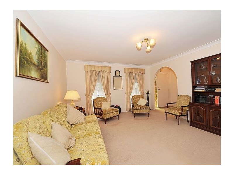 18 Macqaurie Dr, Cherrybrook NSW 2126