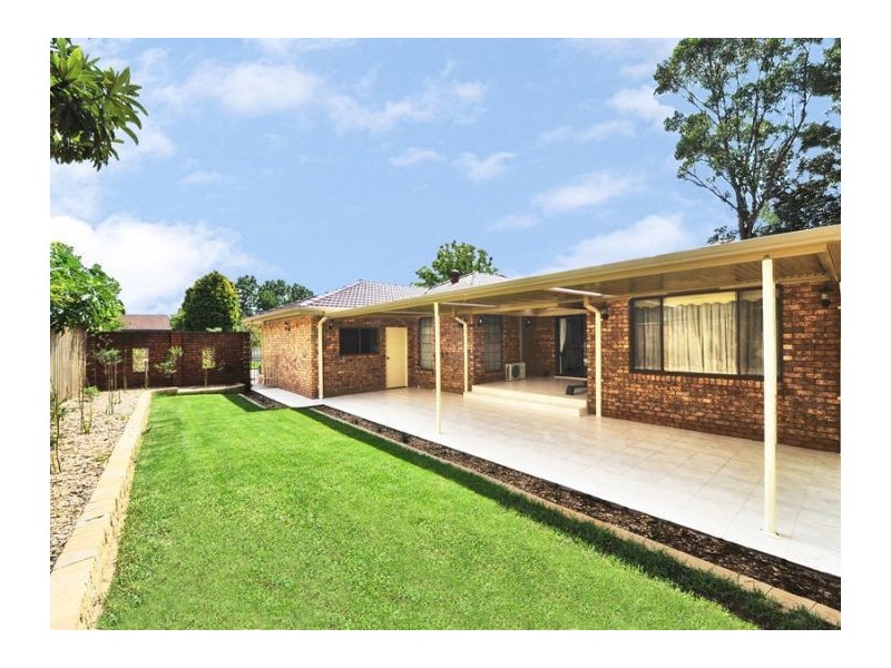 18 Macqaurie Dr, Cherrybrook NSW 2126