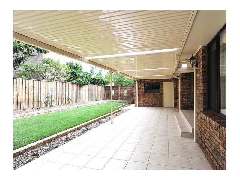 18 Macqaurie Dr, Cherrybrook NSW 2126