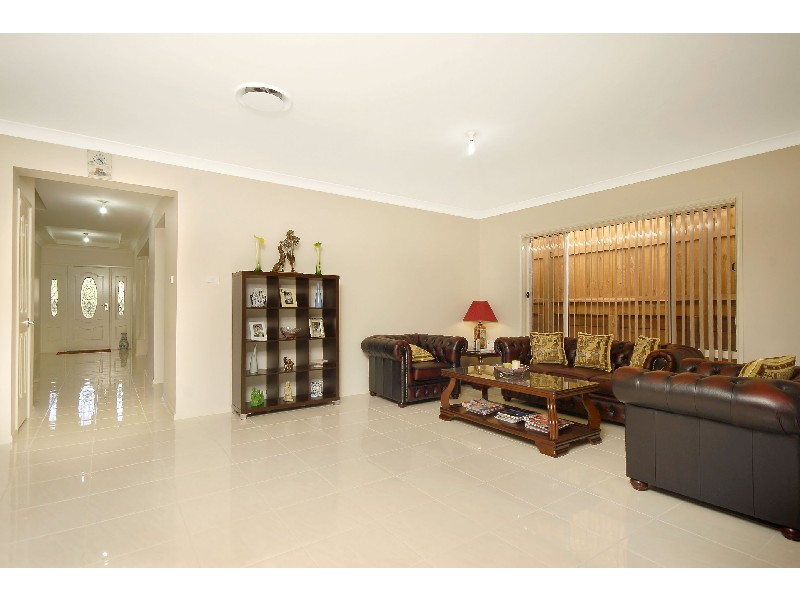 16 Woodside Ave, Kellyville NSW 2155