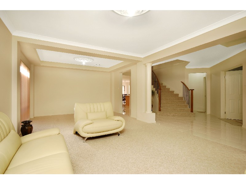 16 Woodside Ave, Kellyville NSW 2155