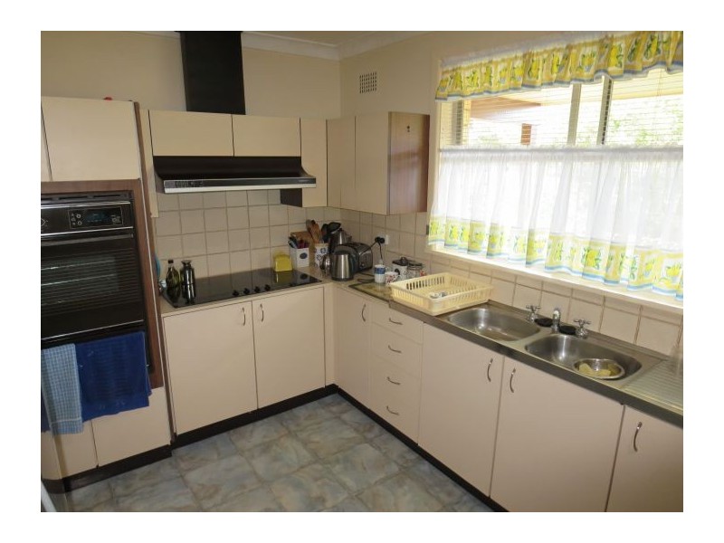 10 Garthowen Cres, Castle Hill NSW 2154