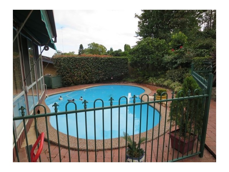 10 Garthowen Cres, Castle Hill NSW 2154