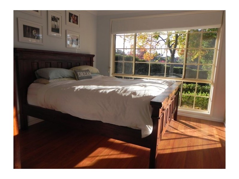 6 Spinosa Pl, Glenmore Park NSW 2745