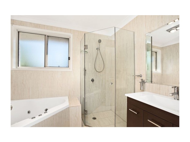 90 Oakhill Drive, Castle Hill NSW 2154