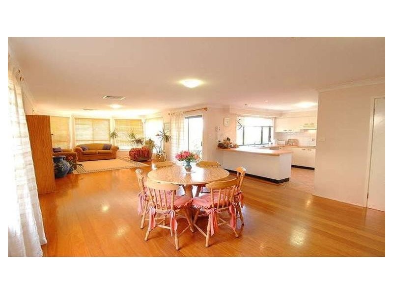 4 Glen Helen Grove, Dural NSW 2158