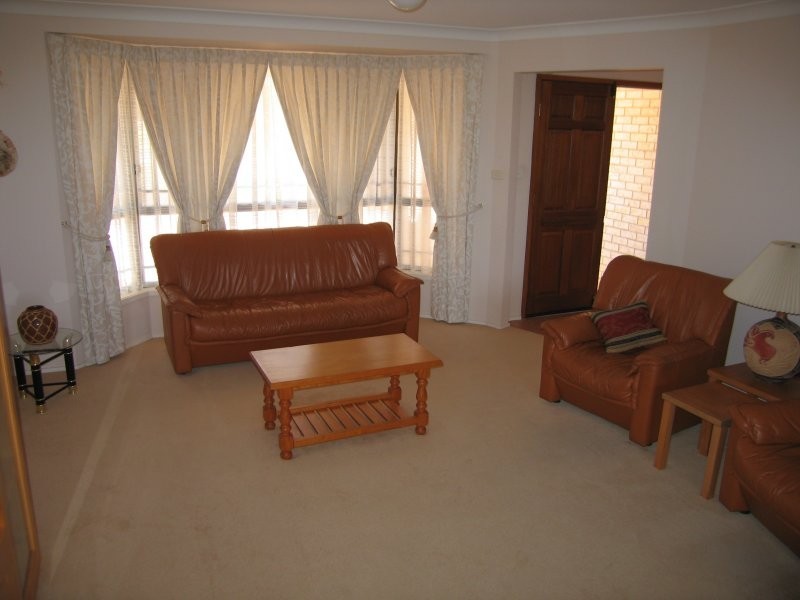 4 Glen Helen Grove, Dural NSW 2158