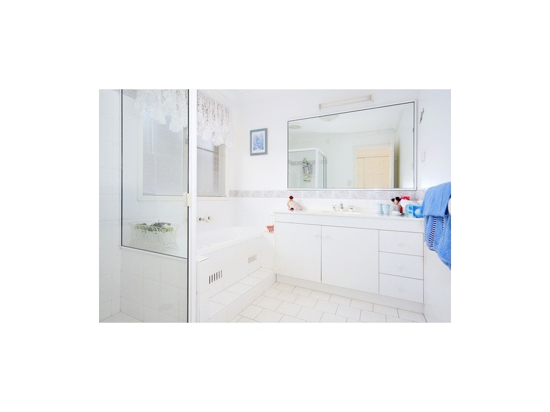 2 Scaddan Street, Quakers Hill NSW 2763