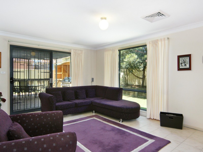 21 Aquamarine St, Quakers Hill NSW 2763