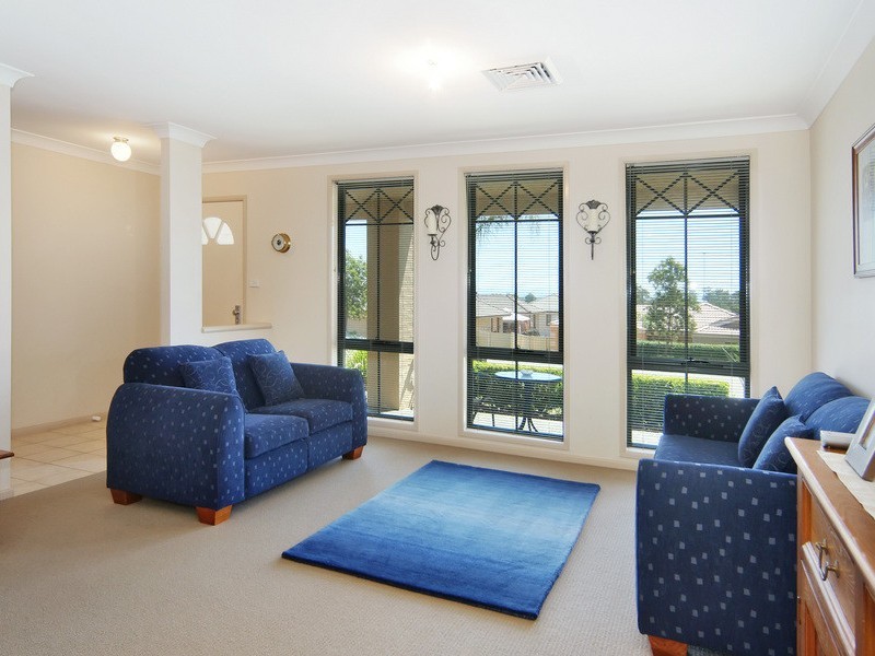 21 Aquamarine St, Quakers Hill NSW 2763
