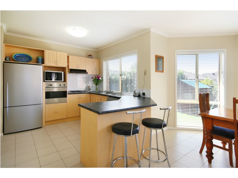 4 Apache Grove, Stanhope Gardens NSW 2768